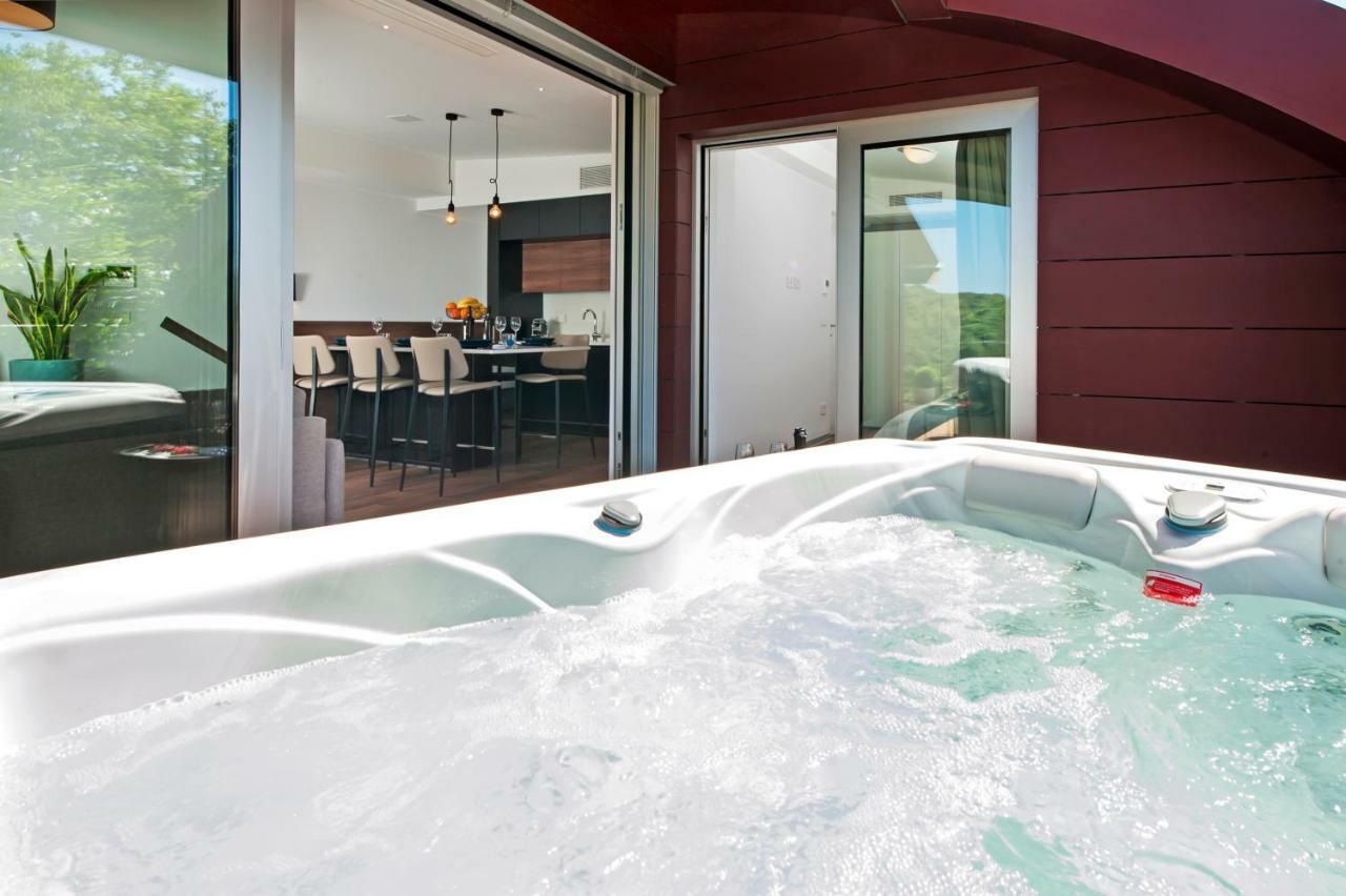 The Q Superior - A Penthouse With Jacuzzi And Sauna Appartement Rovinj