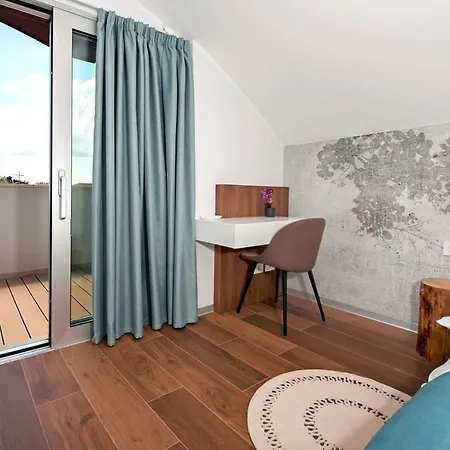 The Q Superior - A Penthouse With Jacuzzi And Sauna Rovigno Esterno foto