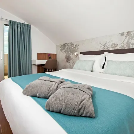 The Q Superior - A Penthouse With Jacuzzi And Sauna Rovigno Esterno foto