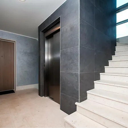 The Q Superior - A Penthouse With Jacuzzi And Sauna Rovigno Esterno foto