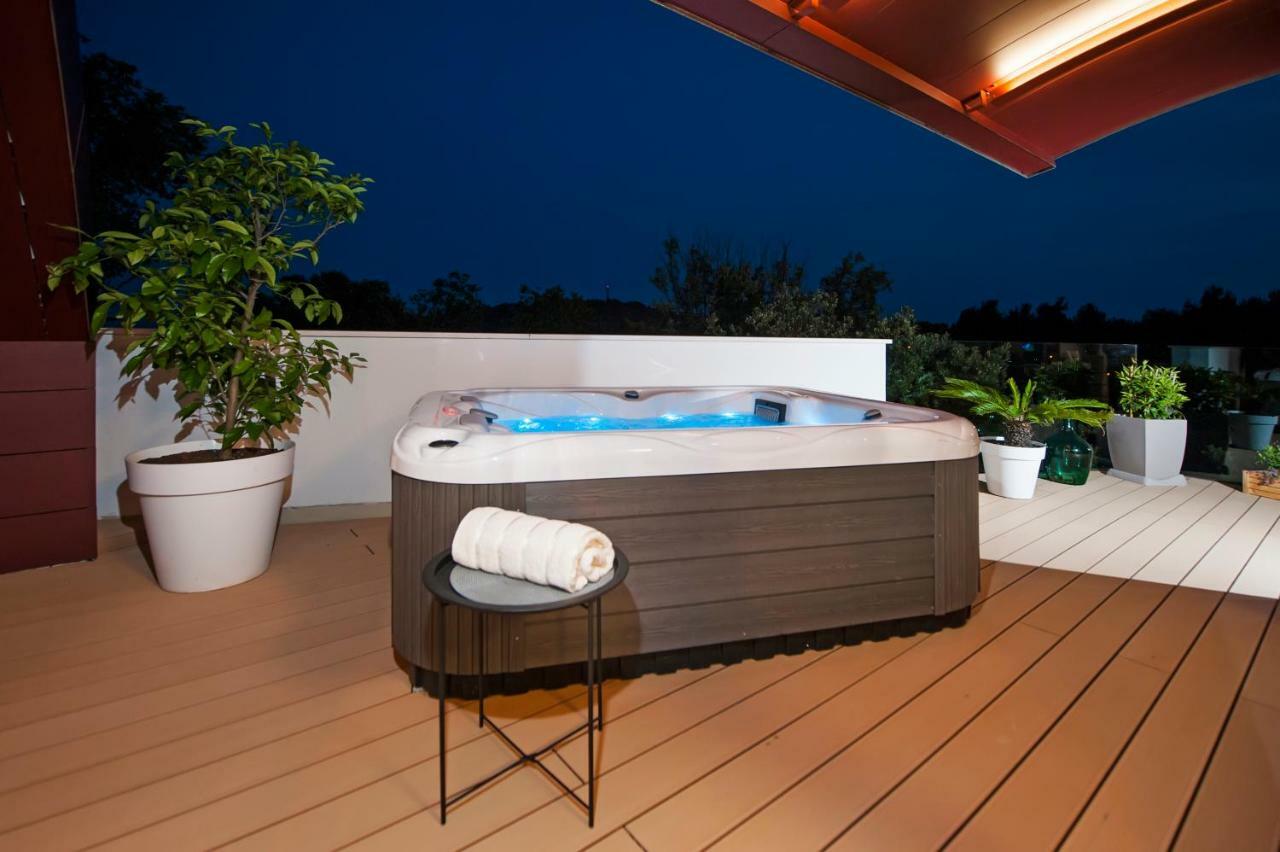 The Q Superior - A Penthouse With Jacuzzi And Sauna Rovinj